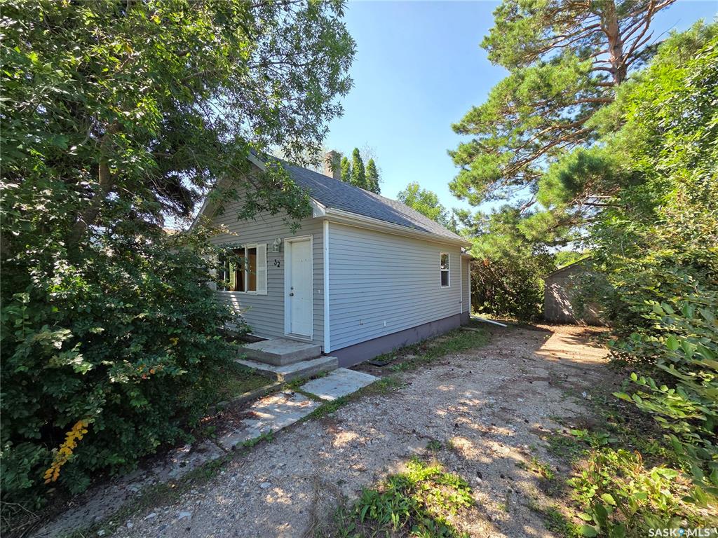 Fourth View of 32 Newcombe Street, Manor, Saskatchewan, S0C 1R0