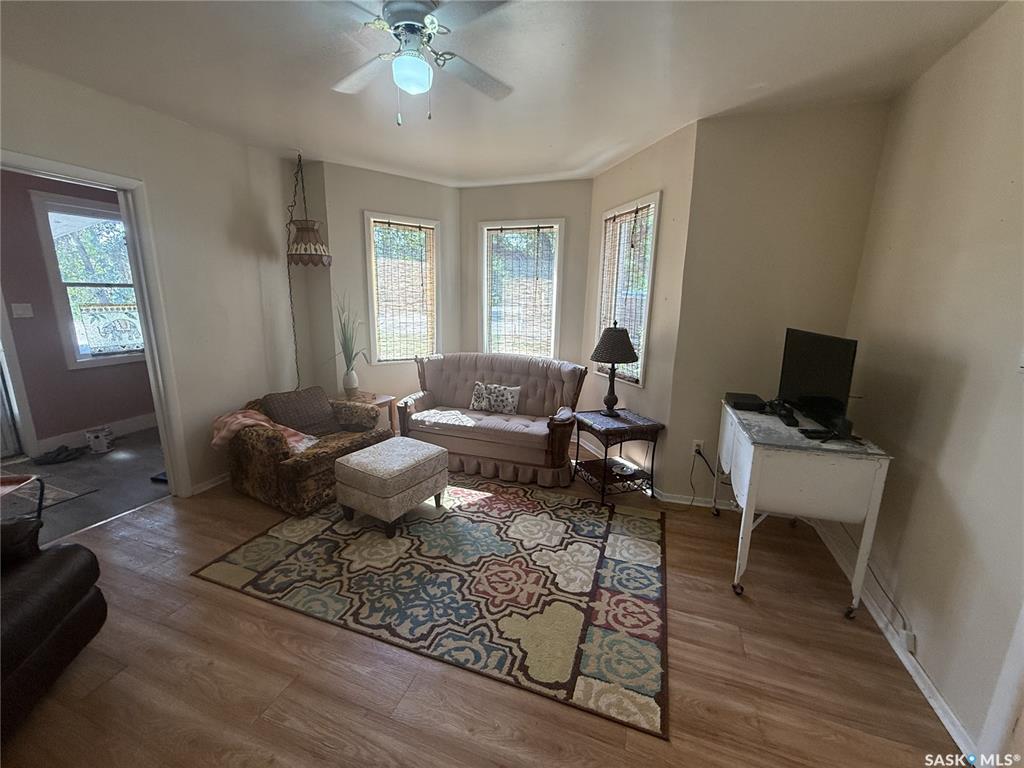 Fourth View of 216 Spruce Avenue N, Eastend, Saskatchewan, S0N 0T0