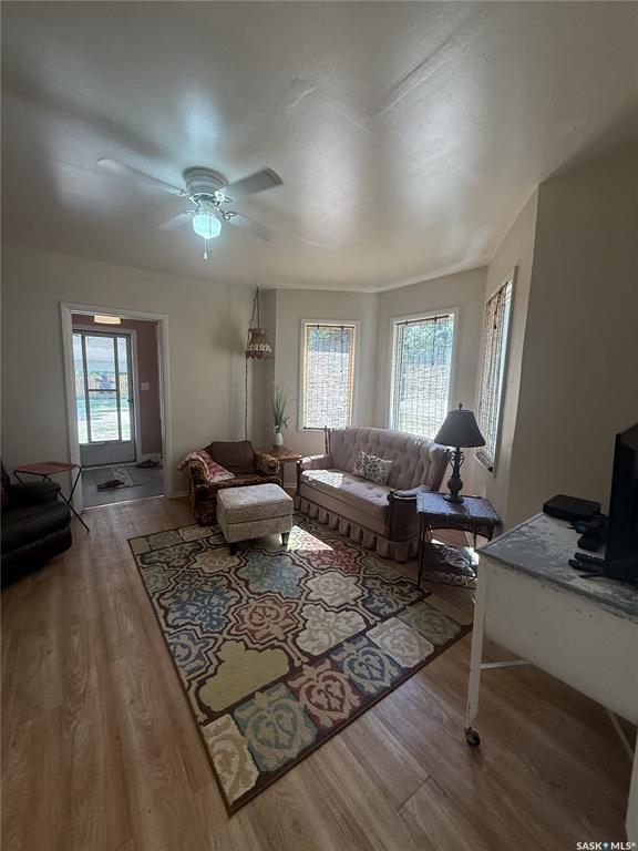 Fifth View of 216 Spruce Avenue N, Eastend, Saskatchewan, S0N 0T0
