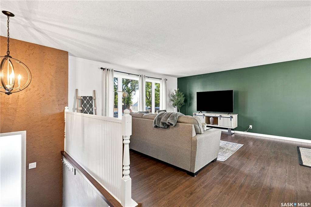 Third View of 1109 Lillooet Street W, Westmount/Elsom, Moose Jaw, Saskatchewan, S6H 5A2