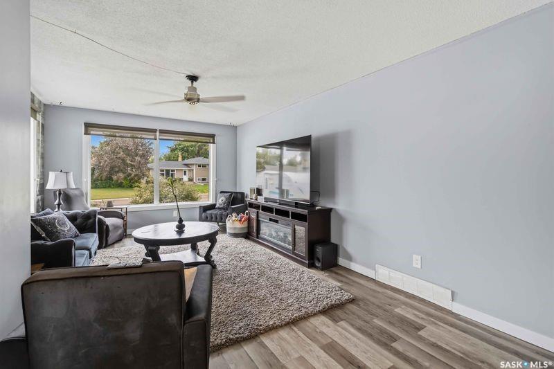 Fourth View of 22 Columbia Drive, River Heights SA, Saskatoon, Saskatchewan, S7K 1E5