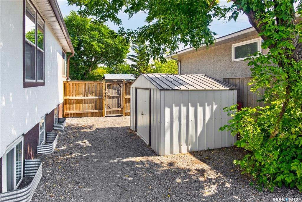 Fifth View of 1726 Rothwell Street, Glen Elm Park, Regina, Saskatchewan, S4N 2B9