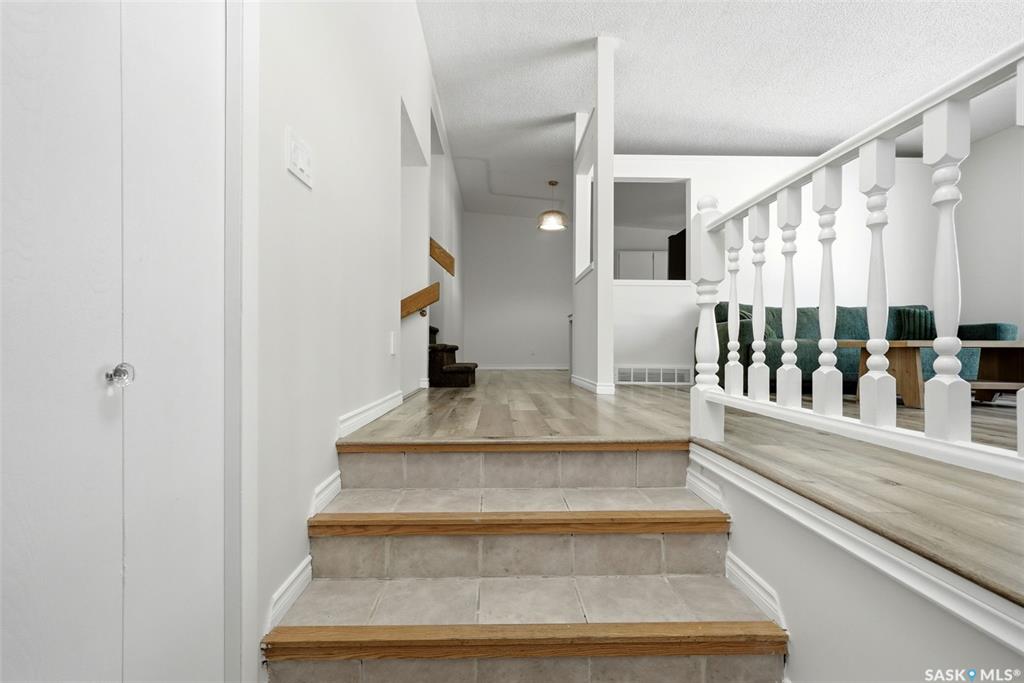 Third View of 6119 Dalgliesh Drive, McCarthy Park, Regina, Saskatchewan, S4X 2K3