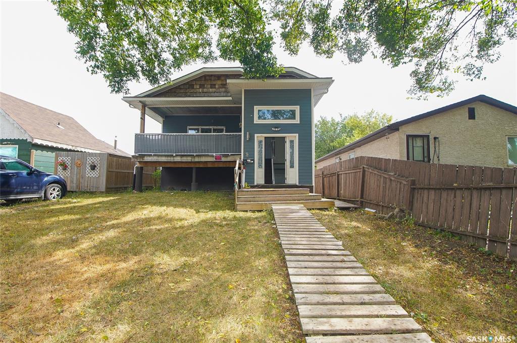 Main View of 417 Robinson Street #A B, Coronation Park, Regina, Saskatchewan, S4R 3R5