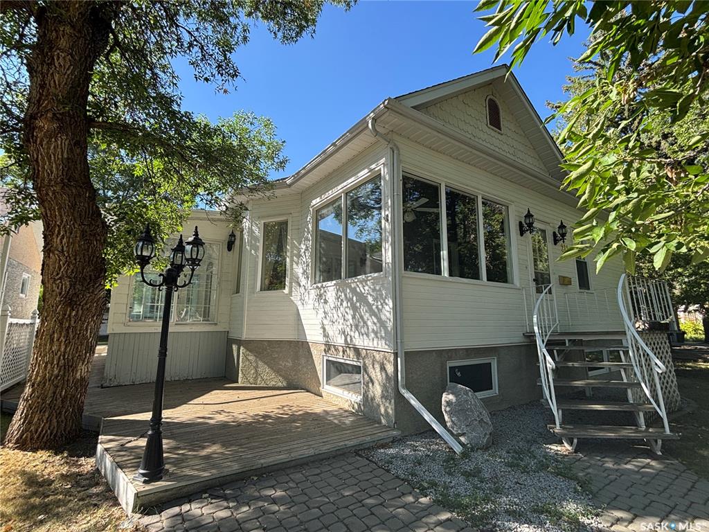 Third View of 211 Aspen Street, Maple Creek, Saskatchewan, S0N 1N0