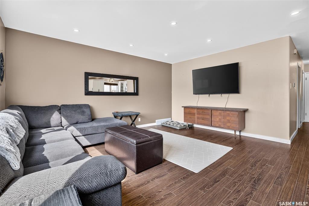 Fourth View of 1214 Grandview Street W, Westmount/Elsom, Moose Jaw, Saskatchewan, S6H 5M2