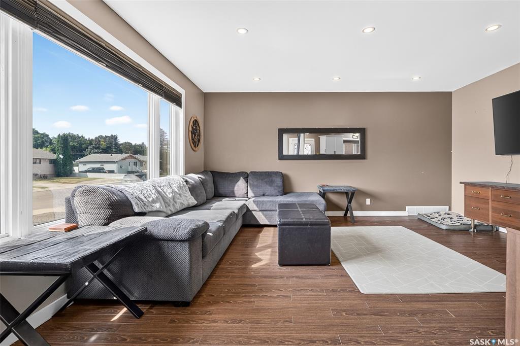 Fifth View of 1214 Grandview Street W, Westmount/Elsom, Moose Jaw, Saskatchewan, S6H 5M2