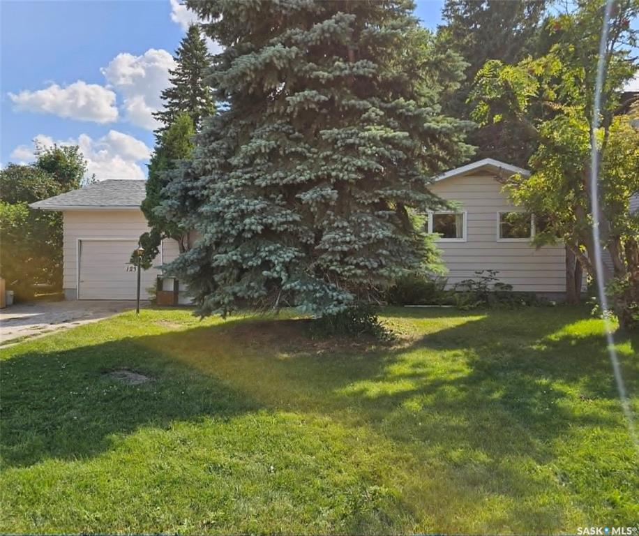 Second View of 123 Riedel Avenue W, Langenburg, Saskatchewan, S0A 2A0