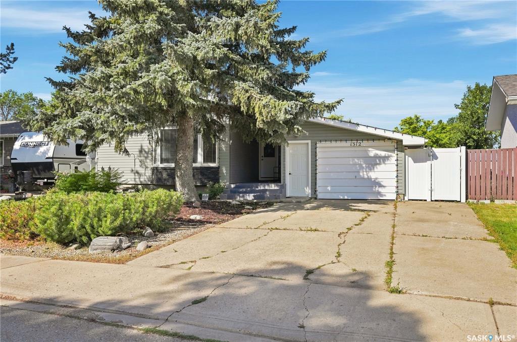 MLS® listing #SK046792 for sale located at 1312 King Crescent