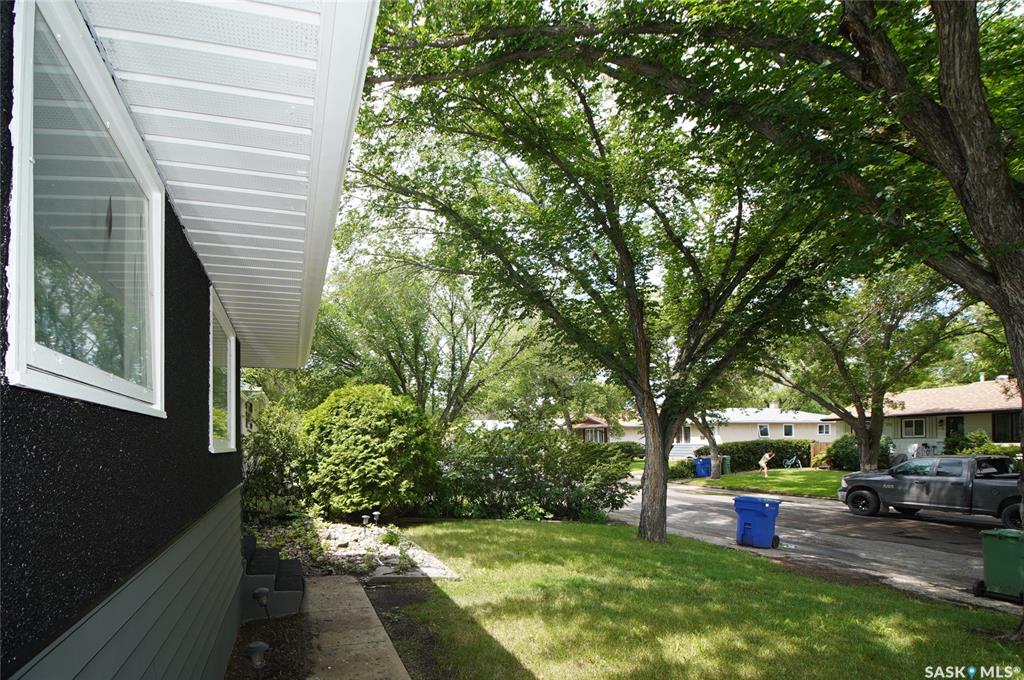 Third View of 61 Bannister Avenue, Walsh Acres, Regina, Saskatchewan, S4R 5K8