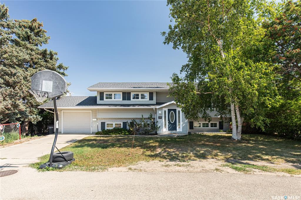 MLS® listing #SK046842 for sale located at 215 Cedar Crescent
