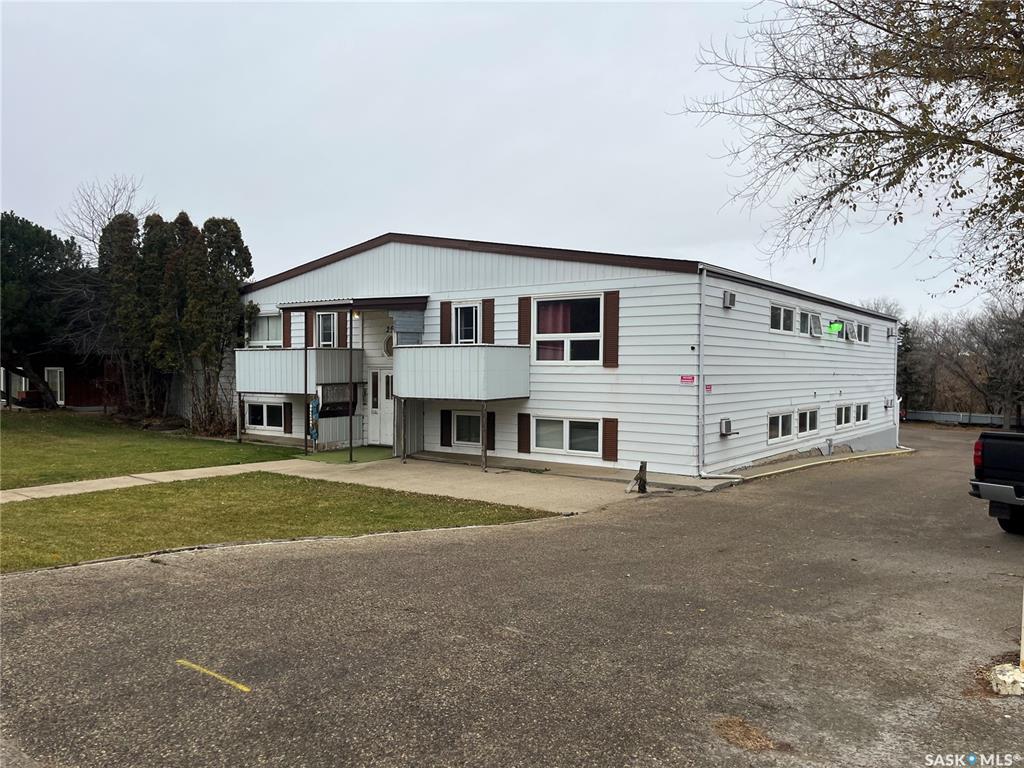 MLS® listing #SK047059 for sale located at 250 Home Street W