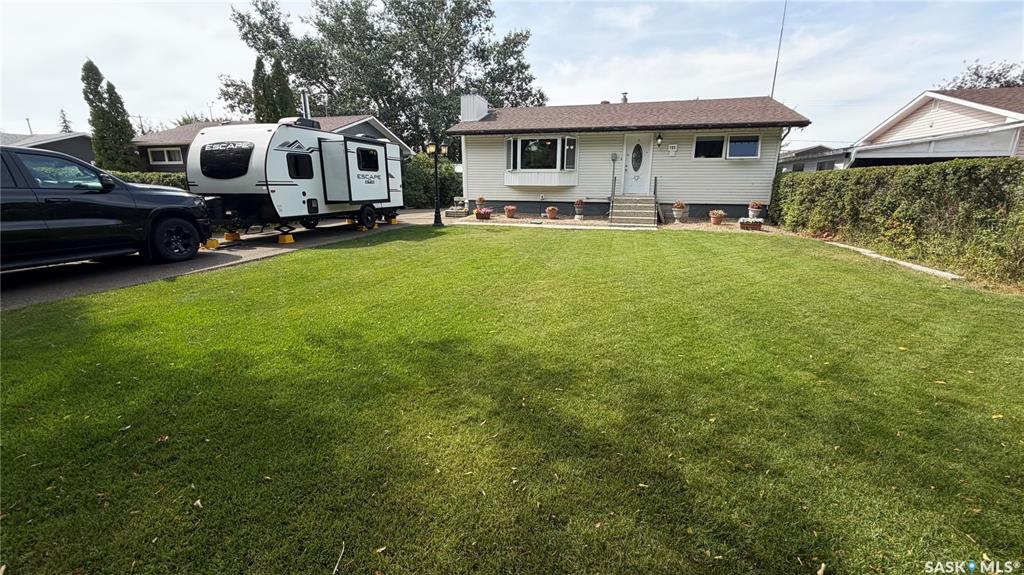 Second View of 785 Centre Street, Shaunavon, Saskatchewan, S0N 2M0