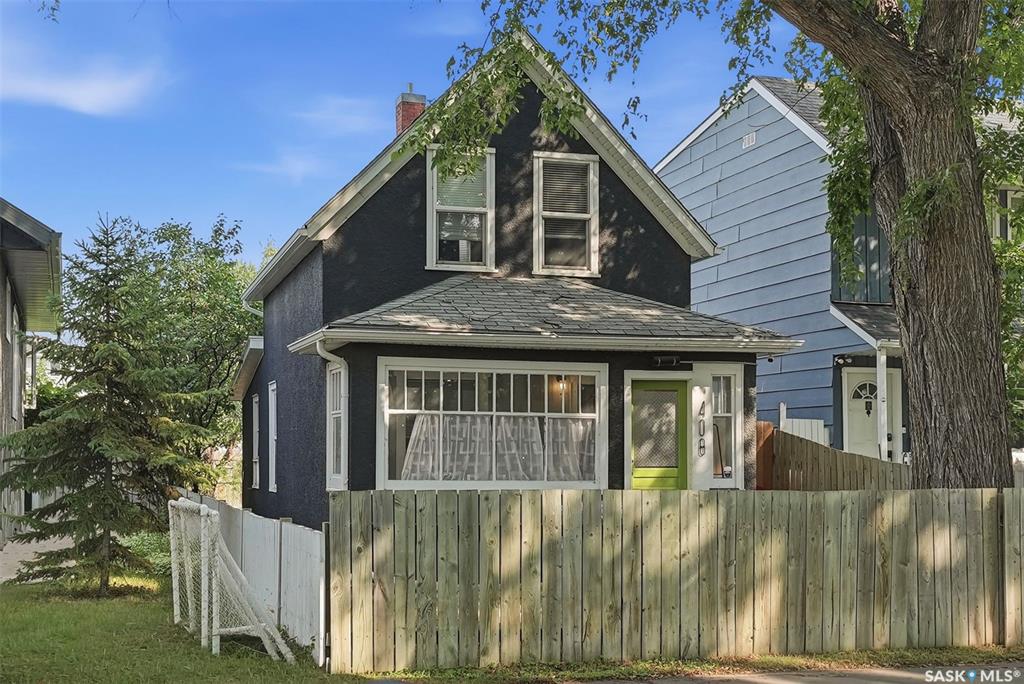 Second View of 408 E Avenue S, Riversdale, Saskatoon, Saskatchewan, S7M 1S3