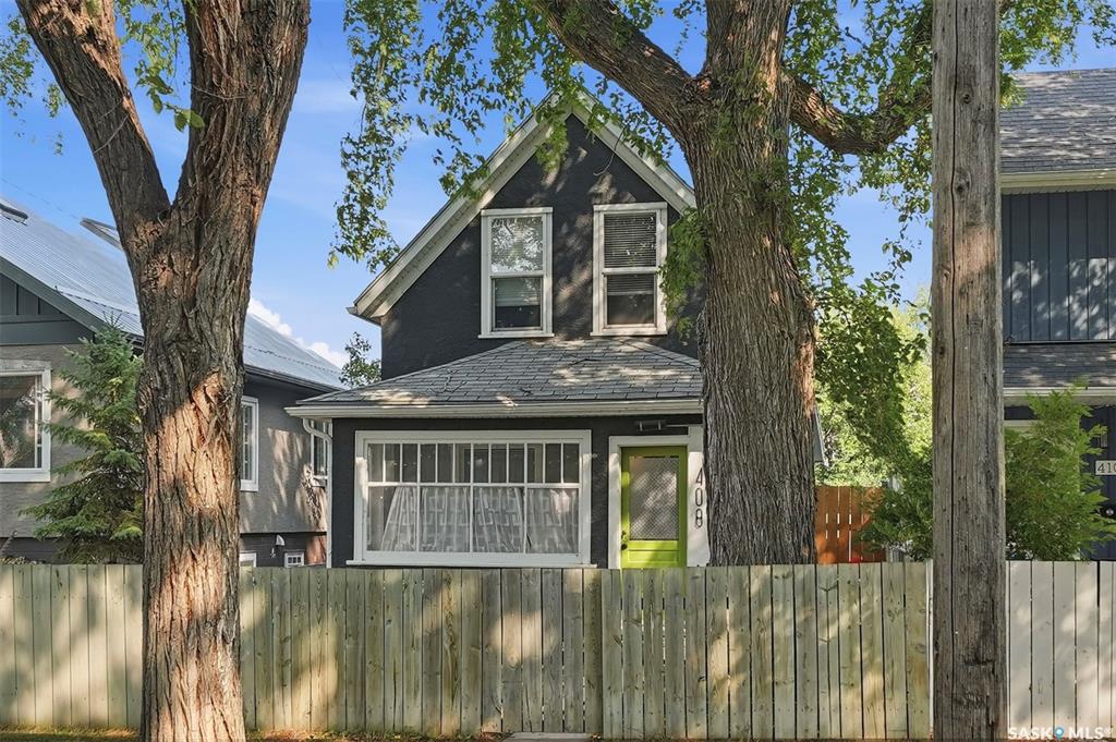 Third View of 408 E Avenue S, Riversdale, Saskatoon, Saskatchewan, S7M 1S3