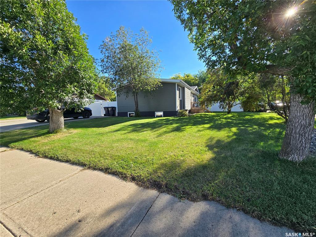 Third View of 1205 Douglas Road, Weyburn, Saskatchewan, S4H 2P9