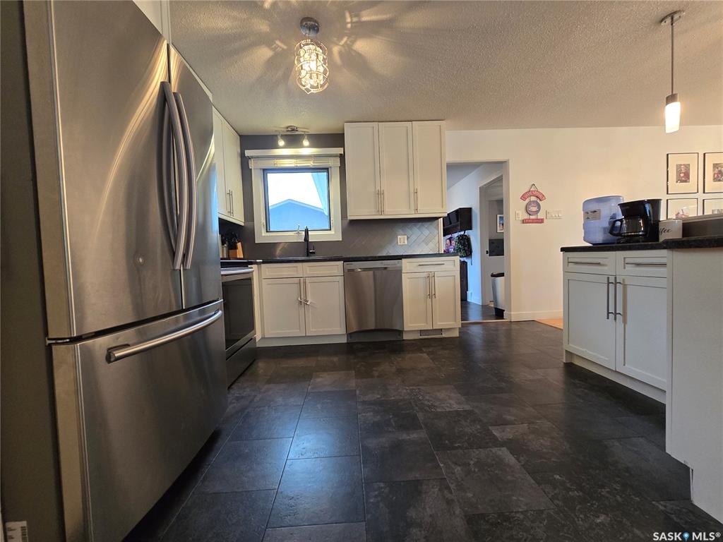 Fifth View of 1205 Douglas Road, Weyburn, Saskatchewan, S4H 2P9