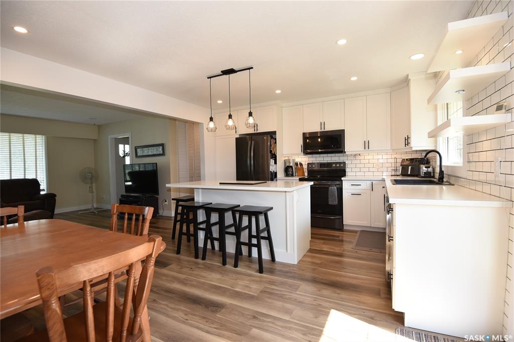 Fourth View of 614 10th Avenue W, Nipawin, Saskatchewan, S0E 1E0