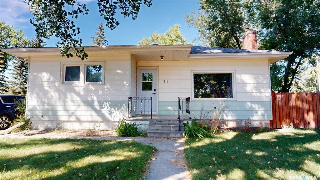Second View of 311 Pottery Street, Eastend, Saskatchewan, S0N 0T0