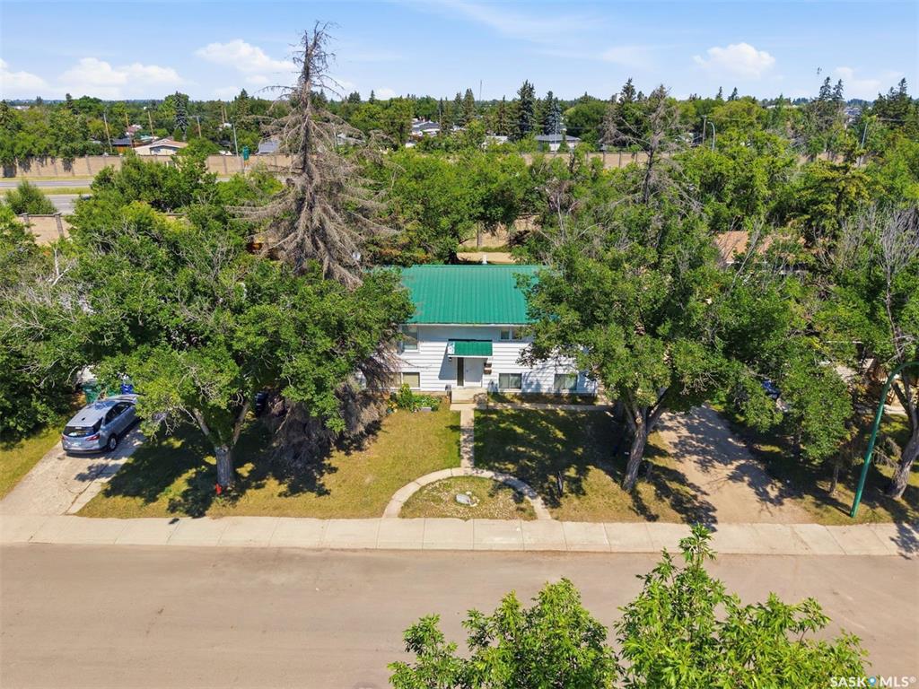 Third View of 206 Carleton Drive, West College Park, Saskatoon, Saskatchewan, S7H 4C1