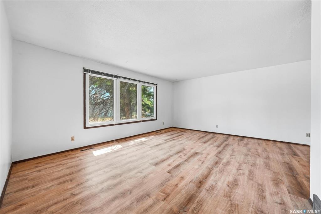 Fifth View of 206 Carleton Drive, West College Park, Saskatoon, Saskatchewan, S7H 4C1