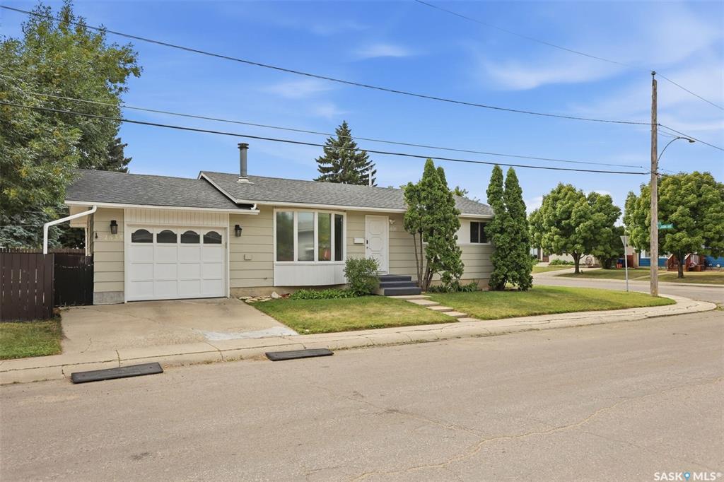 Second View of 1535 Laura Avenue, Forest Grove, Saskatoon, Saskatchewan, S7N 2R8