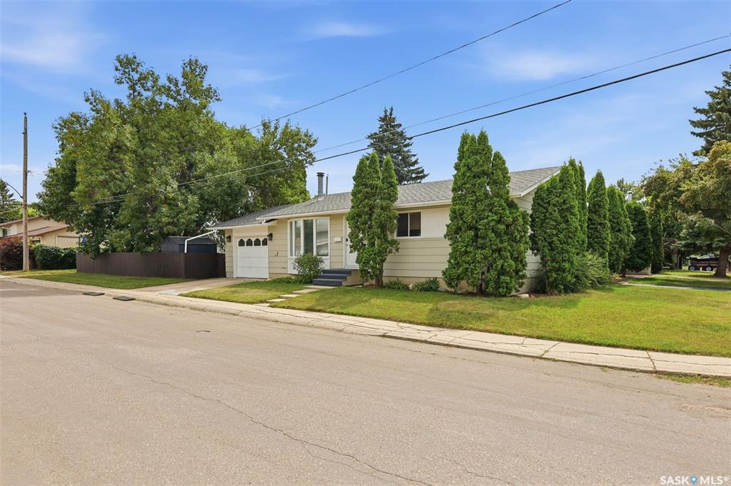 Third View of 1535 Laura Avenue, Forest Grove, Saskatoon, Saskatchewan, S7N 2R8