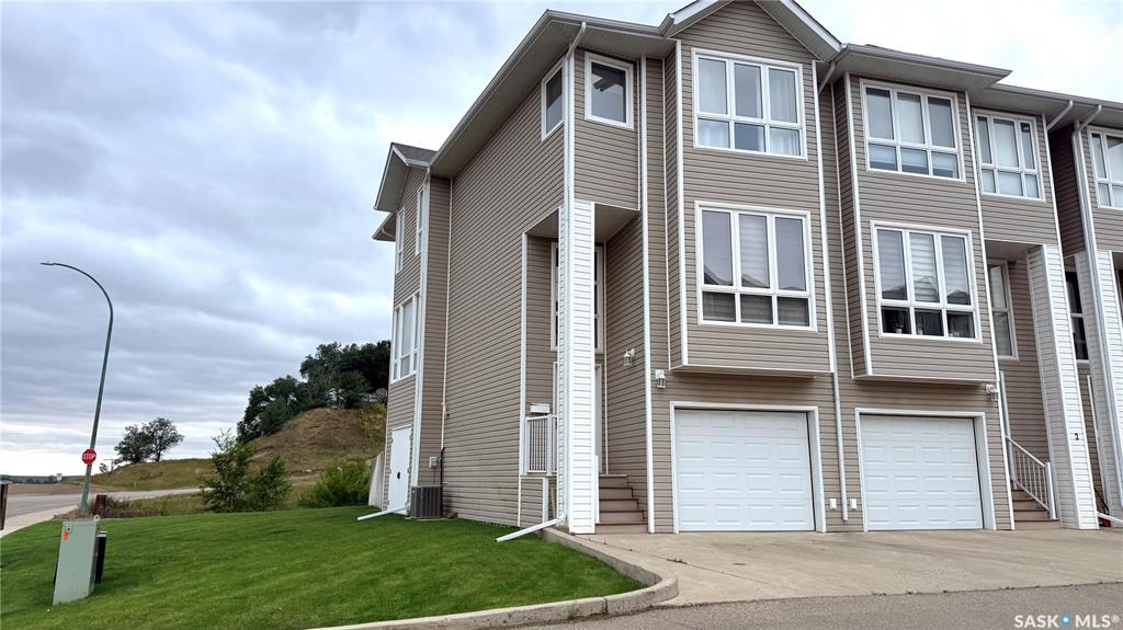 697 Sun Valley Drive #1, SK047348, Saskatchewan,