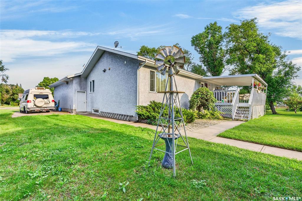 Third View of 720 6th Avenue, Rosthern, Saskatchewan, S0K 3R0