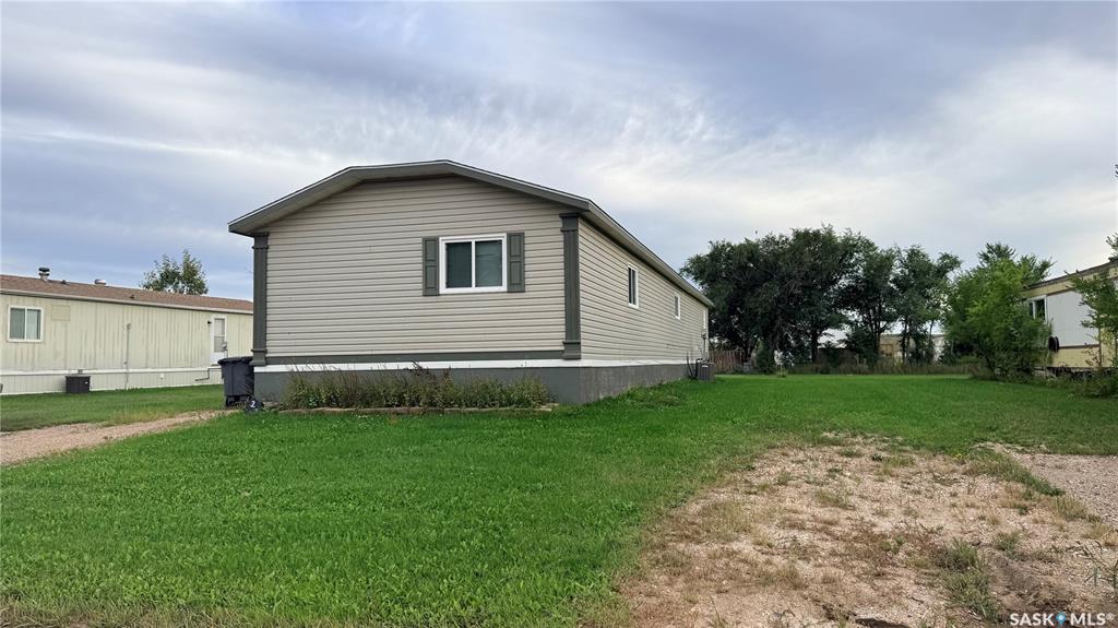 Second View of 222 Willow Park Green, Valleyview, Estevan, Saskatchewan, S4A 2R7
