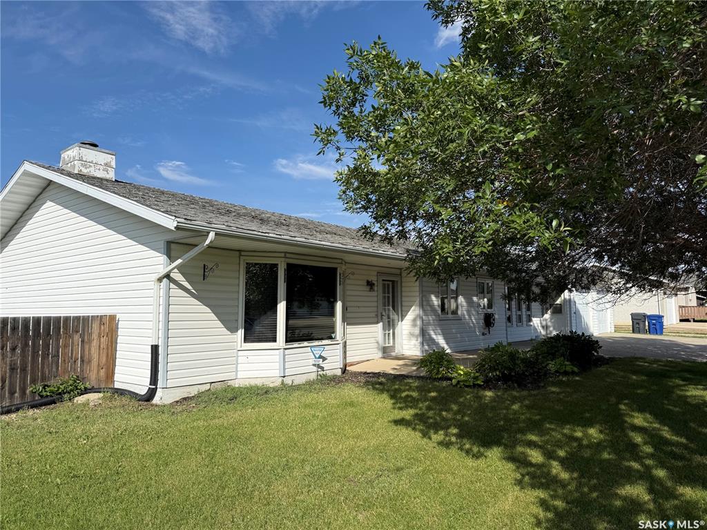 Second View of 1849 Eaglesham Avenue, Weyburn, Saskatchewan, S4H 3A6