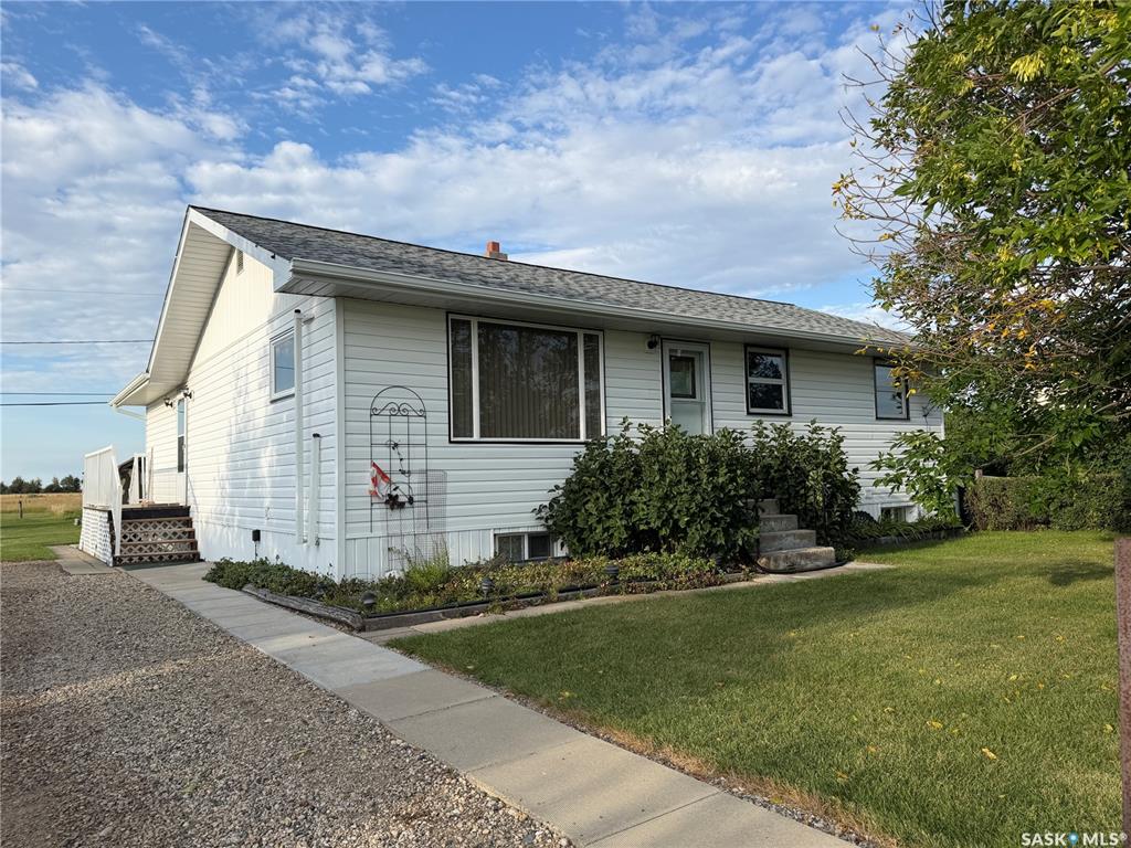 2 Railway Avenue, SK047549, Saskatchewan,