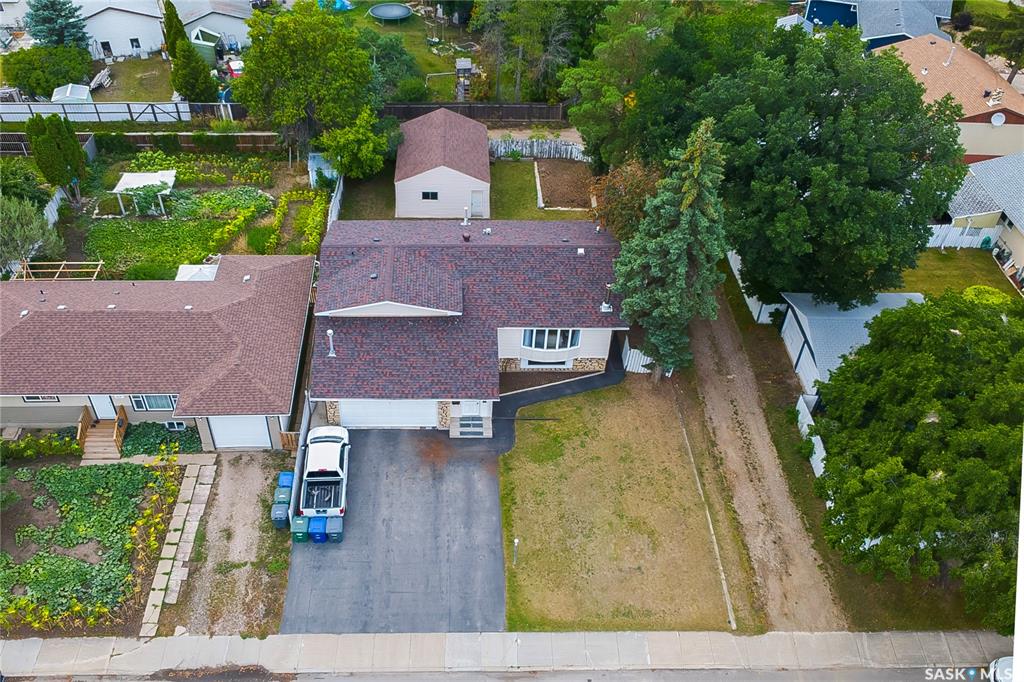 Third View of 823 Northumberland Avenue, Massey Place, Saskatoon, Saskatchewan, S7L 3W3