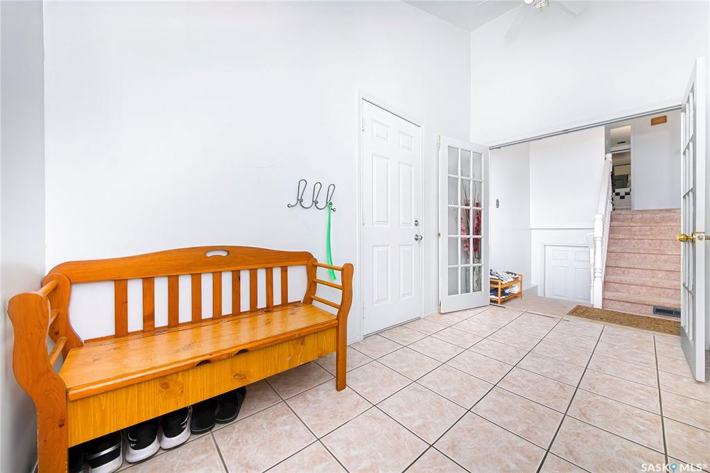 Fifth View of 823 Northumberland Avenue, Massey Place, Saskatoon, Saskatchewan, S7L 3W3