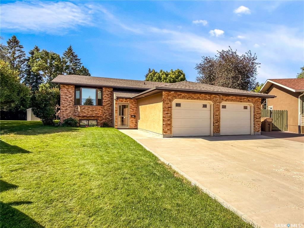 MLS® listing #SK047631 for sale located at 2726 Poplar Place E
