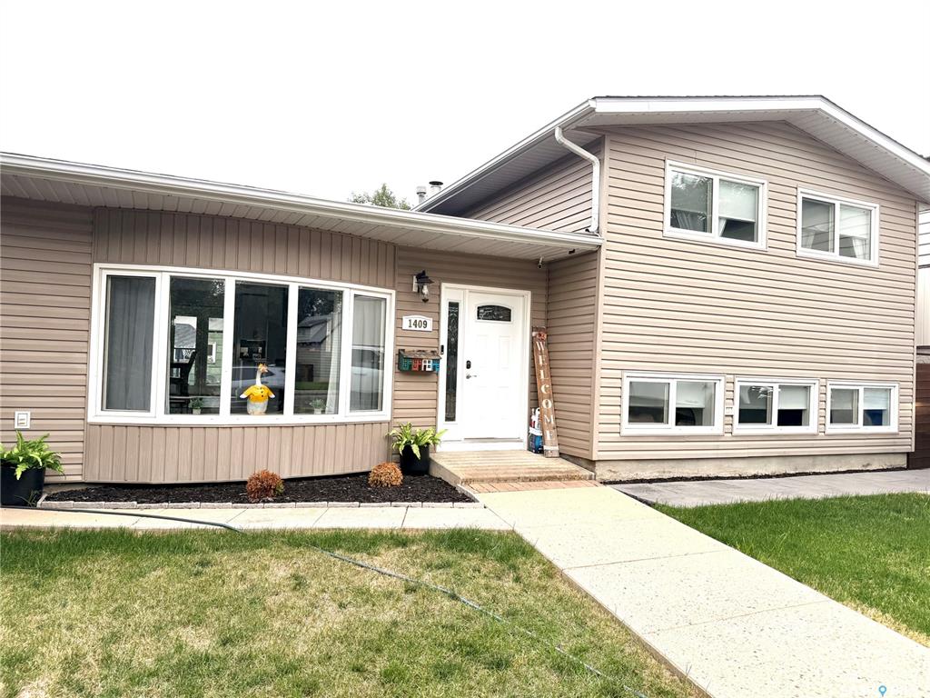 Third View of 1409 2nd Street S, Estevan, Saskatchewan, S4A 0M5