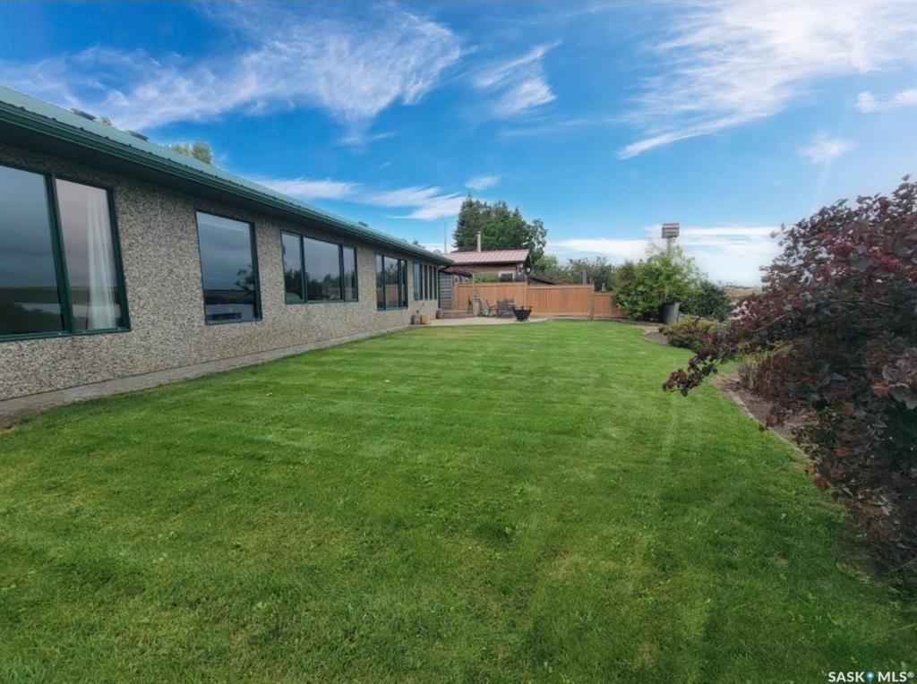 Fifth View of 52 Lake Address, Macklin, Saskatchewan, S0L 2C0