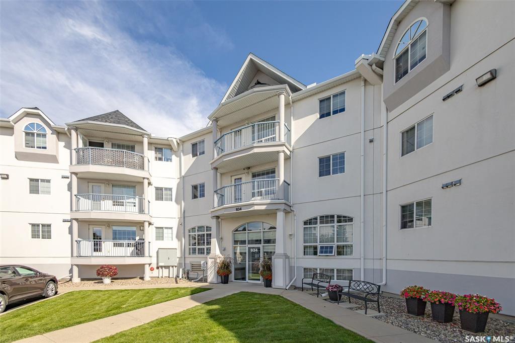 Main View of 934 Heritage View #104, Wildwood, Saskatoon, Saskatchewan, S7H 5R9