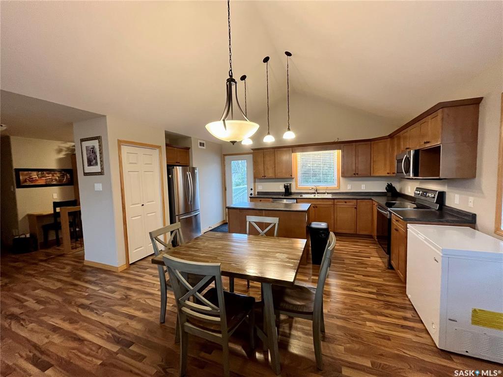 Third View of 713 St Mary Street, Esterhazy, Saskatchewan, S0A 0X0