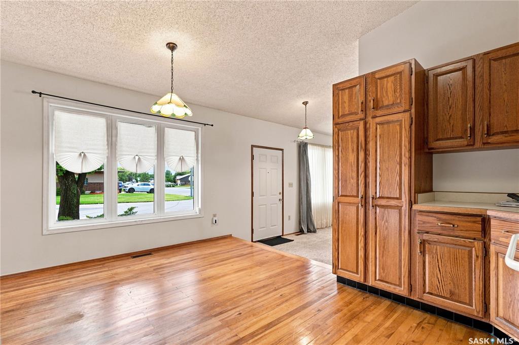 Fourth View of 302 Nemeiben Road, Lakeridge SA, Saskatoon, Saskatchewan, S7J 4S7