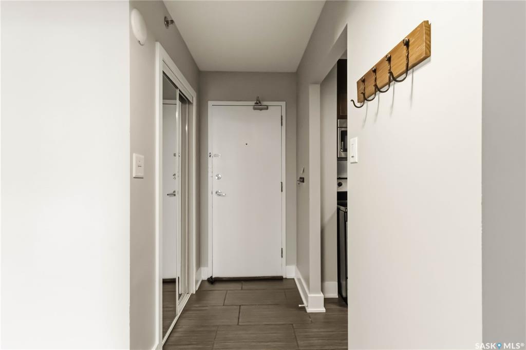 Fifth View of 320 5th Avenue N #1601, Central Business District, Saskatoon, Saskatchewan, S7K 2P5