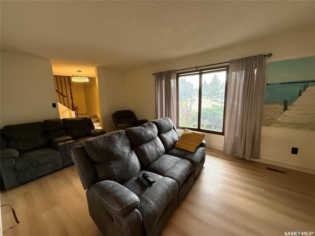 Fifth View of 12 Overlord Crescent, Kindersley, Saskatchewan, S0L 1S0