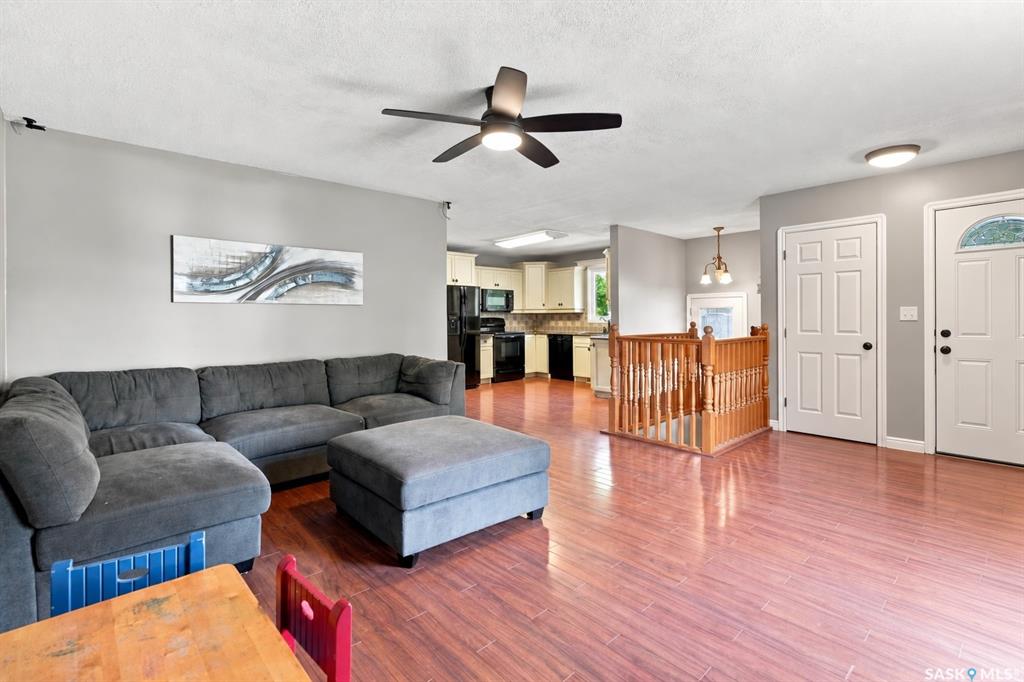 Fourth View of 46 Cooper Crescent, Walsh Acres, Regina, Saskatchewan, S4R 4J7