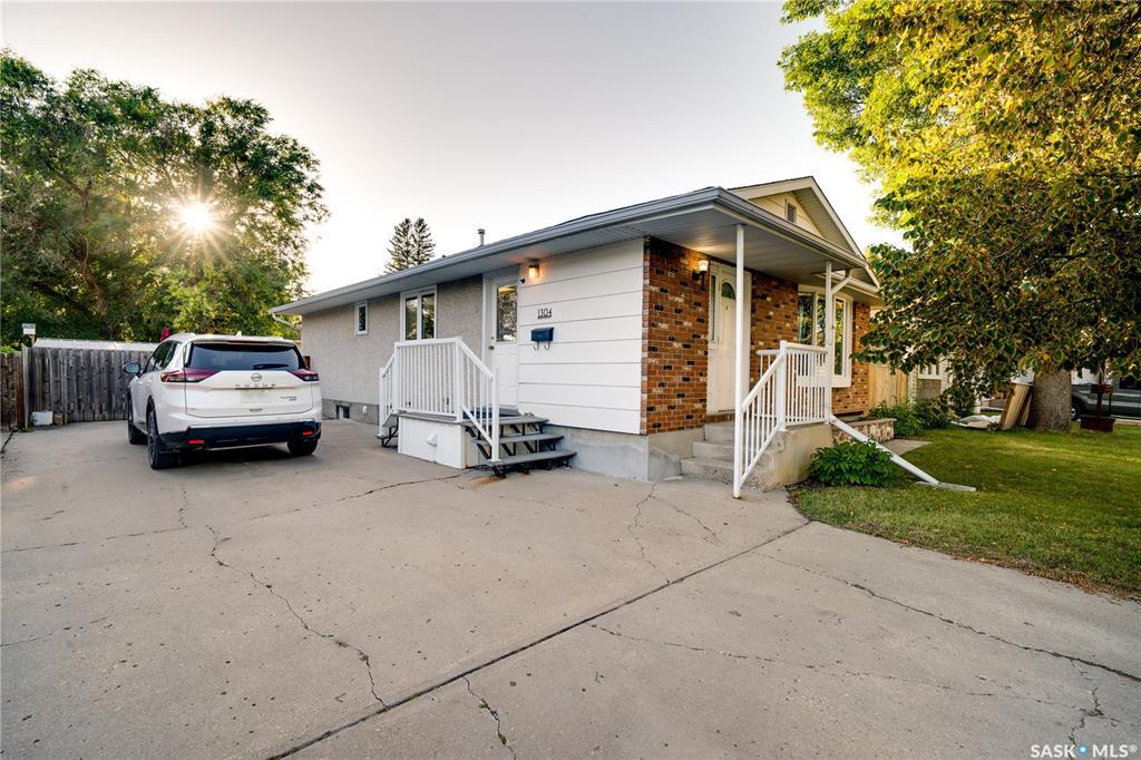 1304 Queen Crescent, SK047918, Saskatchewan,