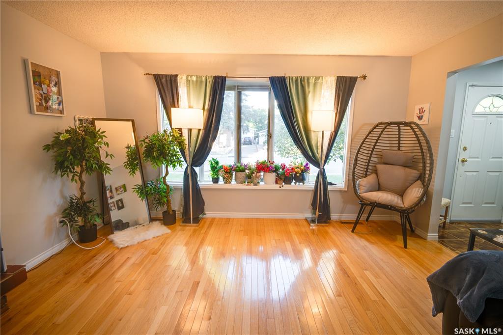 Fourth View of 1304 Queen Crescent, Palliser, Moose Jaw, Saskatchewan, S6H 3G4
