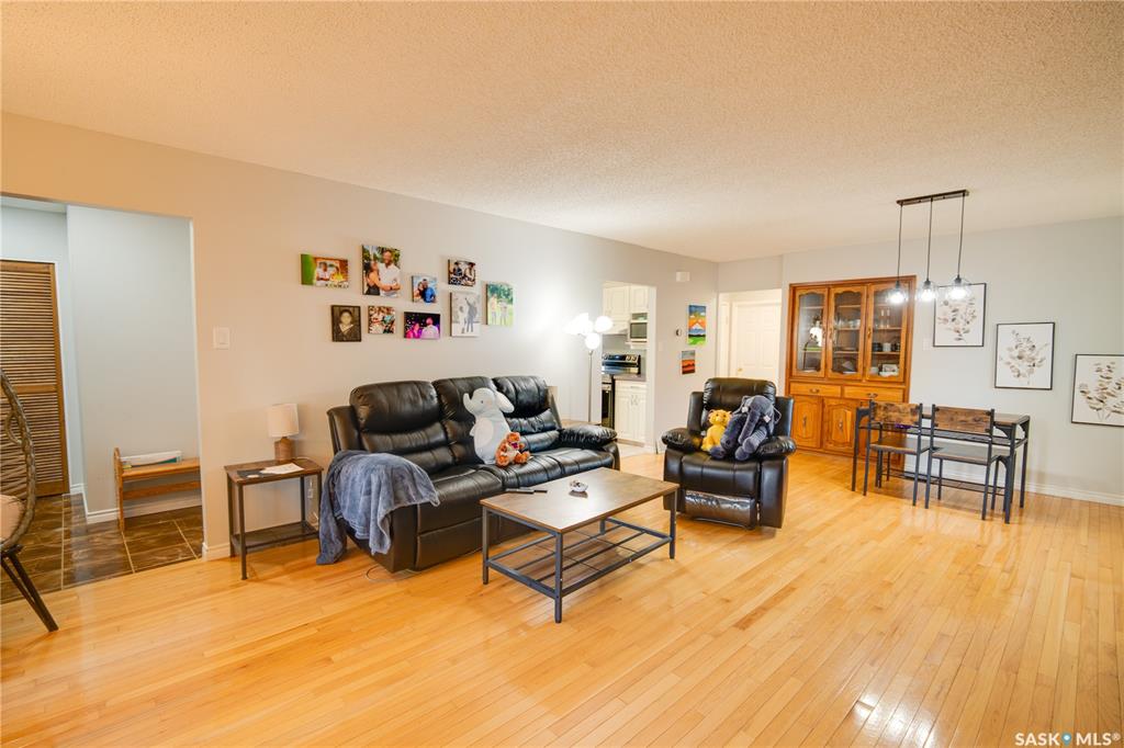 Fifth View of 1304 Queen Crescent, Palliser, Moose Jaw, Saskatchewan, S6H 3G4
