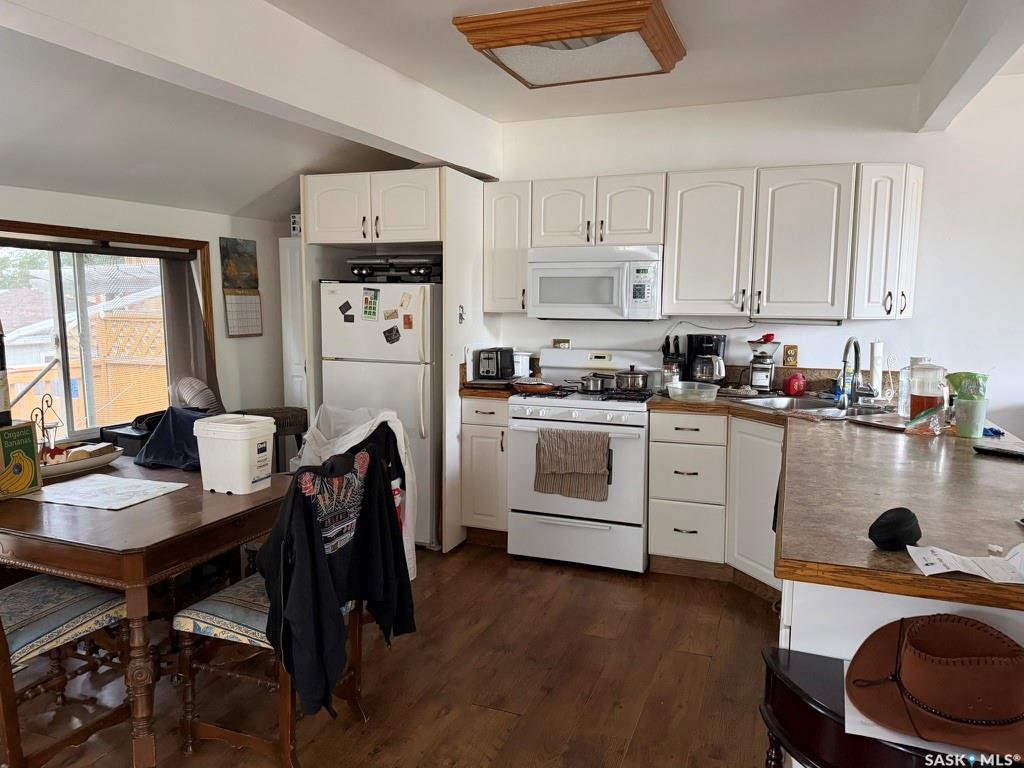 Second View of 370 Arthur Street, Regent Park, Regina, Saskatchewan, S4R 4X2