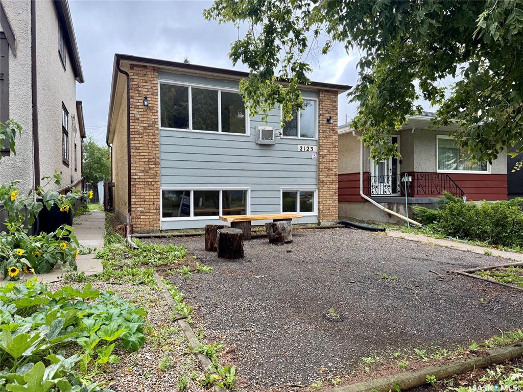 2123 Reynolds Street #A/B, SK047930, Saskatchewan,