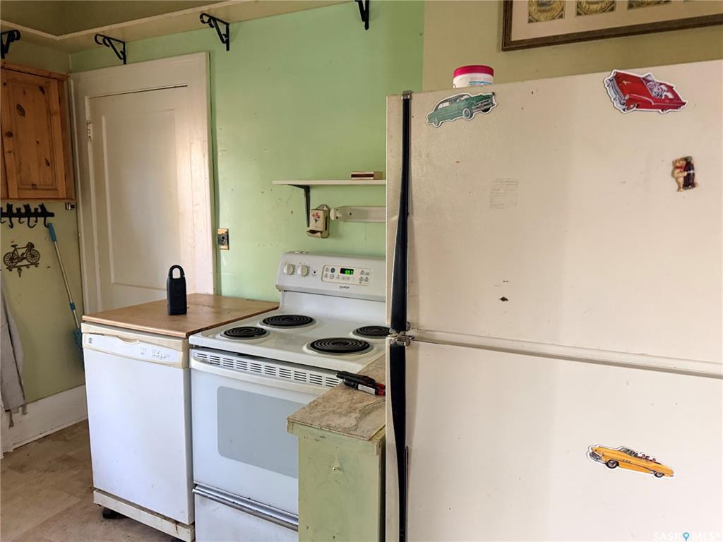 Fifth View of 12 3rd Street E, Willow Bunch, Saskatchewan, S0H 4K0