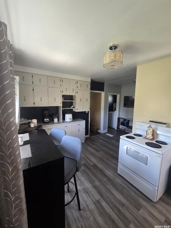 Fifth View of 309 Main Street, Kelliher, Saskatchewan, S0A 1V0